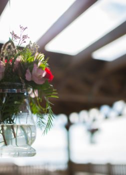 Detalles florales colgantes