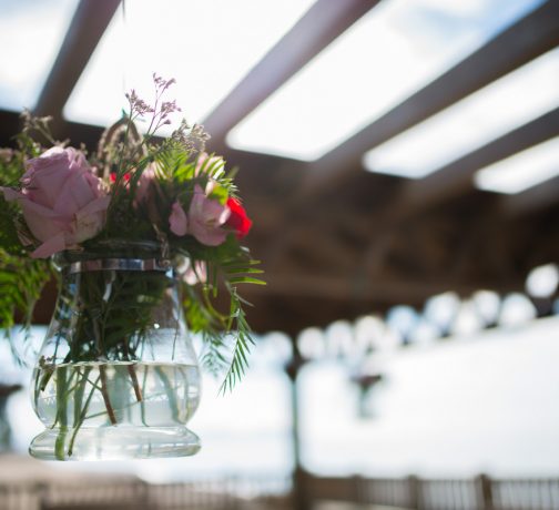 Detalles florales colgantes