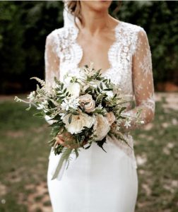 ramo de novia de rosas de jardín