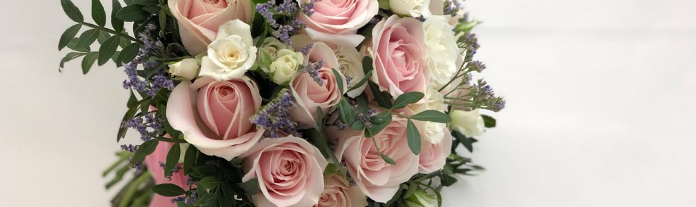 RAMO DE NOVIA DE ROSAS ROSA Y MINI ROSAS