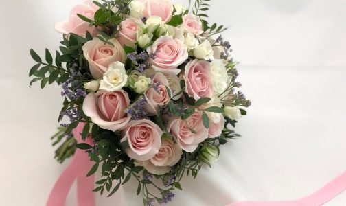 RAMO DE NOVIA DE ROSAS ROSA Y MINI ROSAS