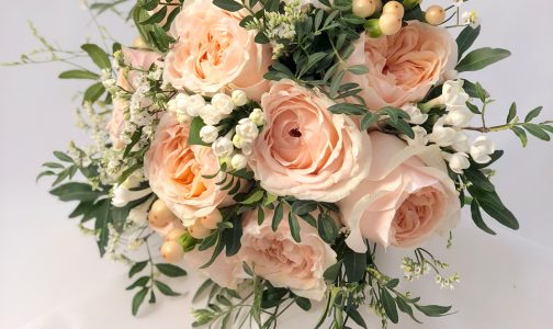 Ramo de novia de rosas rosa de jardín