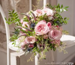 Ramo de novia rosas de jardín y mini rosas