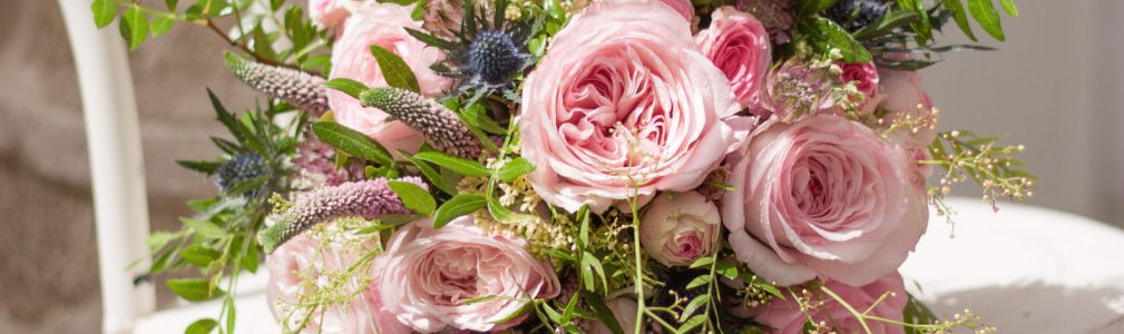 Ramo de novia rosas de jardín y mini rosas