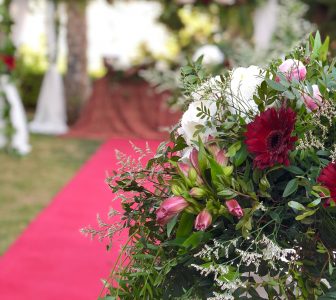 CEREMONIA EN GAMA DE ROJOS